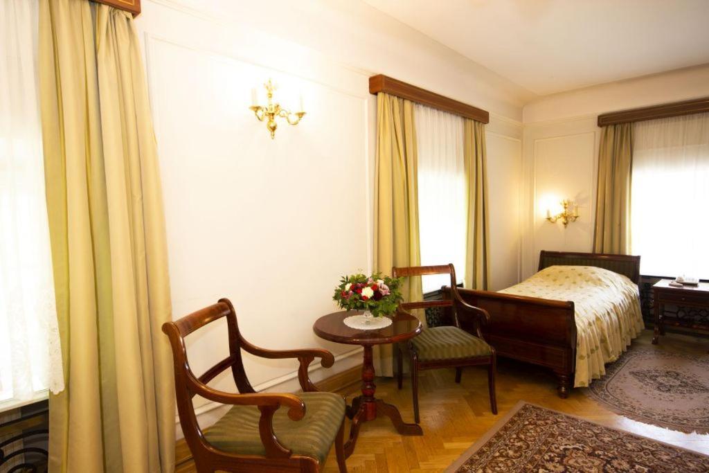 Hotel Butikowy Palac Jablonna Extérieur photo