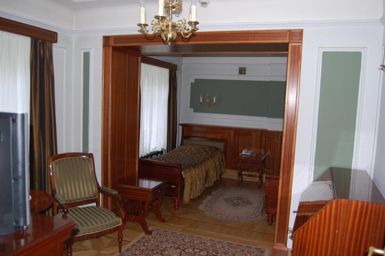 Hotel Butikowy Palac Jablonna Extérieur photo